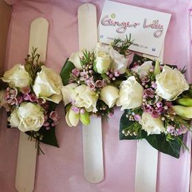 fwthumbCorsages for wedding.jpg